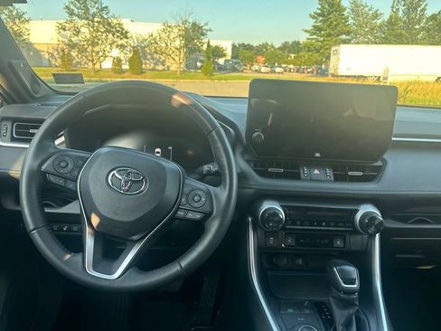 Used 2024 Toyota RAV4 XSE AWD/4WD image 13