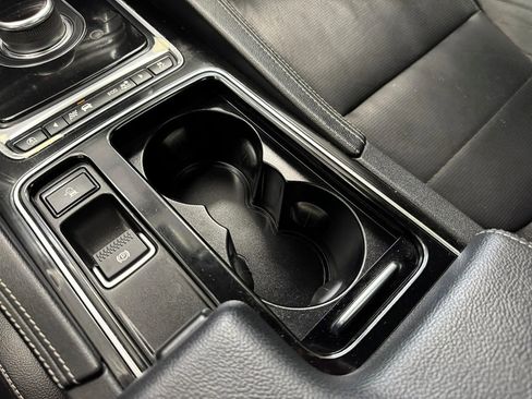 Used 2019 Jaguar F-PACE S image 30