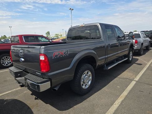 Used 2016 Ford F250 XLT w/ XLT Premium Package AWD/4WD image 4