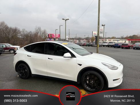 Used 2020 Tesla Model Y Long Range image 3