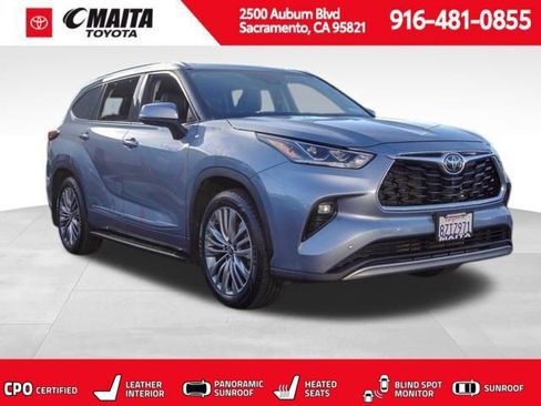 Certified 2022 Toyota Highlander Platinum image 1