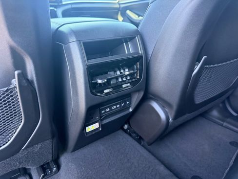 Used 2026 Jeep Grand Cherokee Limited w/ Limited Altitude Package image 27