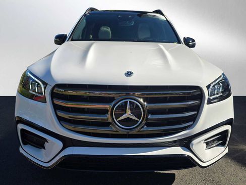 New 2026 Mercedes-Benz GLS 580 4MATIC image 8