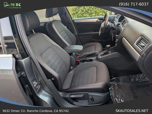 Used 2014 Volkswagen Jetta GLI FWD image 20