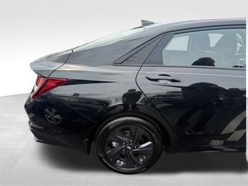 Used 2023 Hyundai Elantra SEL FWD image 4