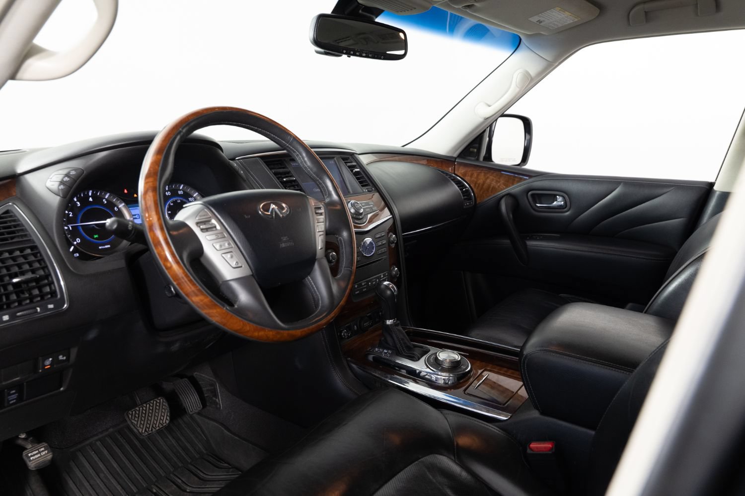 Used 2016 INFINITI QX80 4WD w/ Deluxe Technology Package image 12