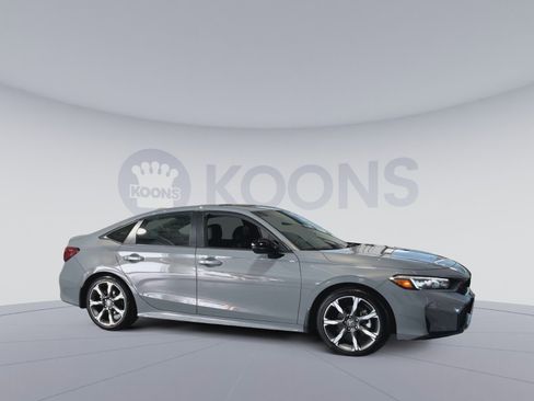 Used 2025 Honda Civic Sport image 2