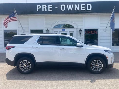 Certified 2023 Chevrolet Traverse LT w/ Rear Camera Mirror Package FWD image 4
