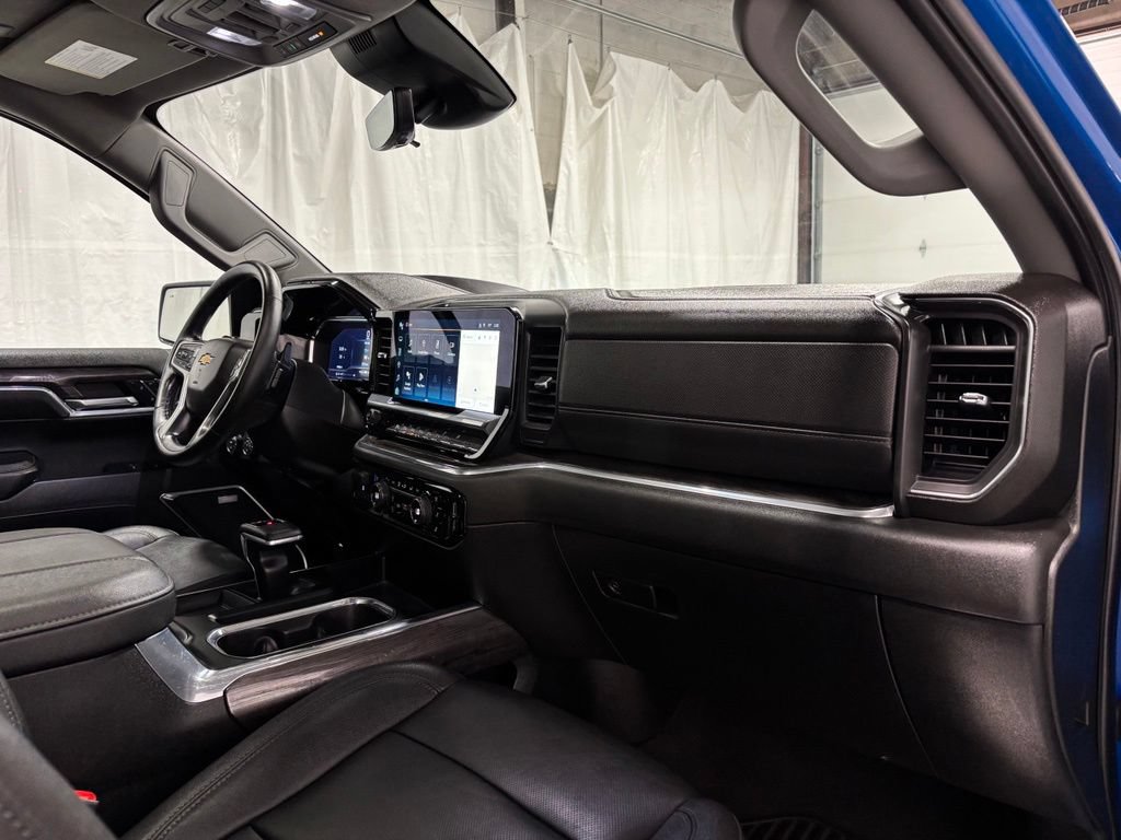 Used 2023 Chevrolet Silverado 1500 LTZ w/ LTZ Premium Package AWD/4WD image 58