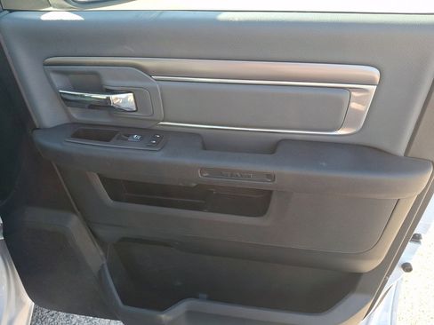 Used 2024 RAM 1500 Classic SLT AWD/4WD image 10