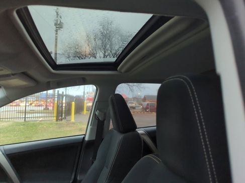 Used 2014 Toyota RAV4 XLE image 7