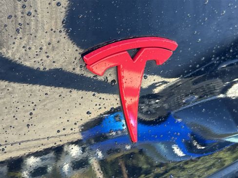 Used 2021 Tesla Model Y Long Range image 7