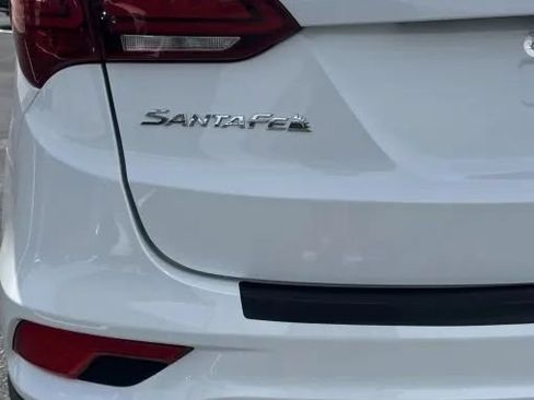 Used 2017 Hyundai Santa Fe Sport w/ Cargo Package FWD image 13