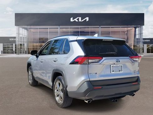 Used 2021 Toyota RAV4 XLE Premium AWD/4WD image 4