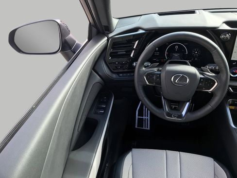 Used 2026 Lexus TX 500h AWD w/ Technology Package image 5