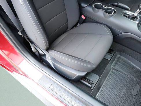 Used 2015 Ford Mustang Coupe RWD image 22