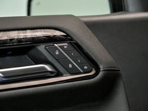 Used 2024 GMC Sierra 2500 AT4X w/ AT4X AEV Edition image 6