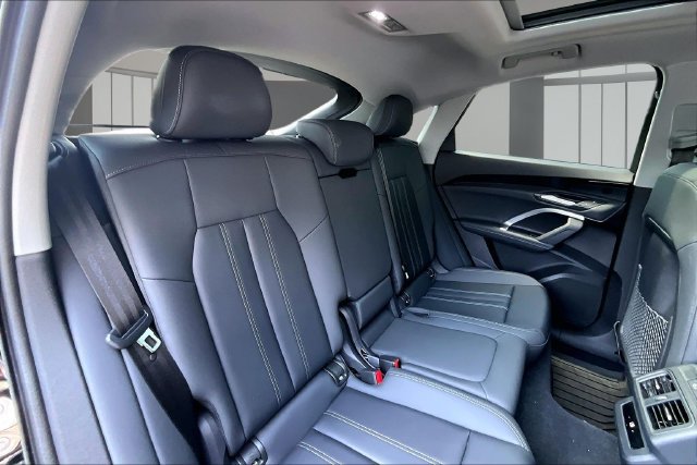 Used 2025 Audi Q5 Premium w/ Convenience Package AWD/4WD image 25