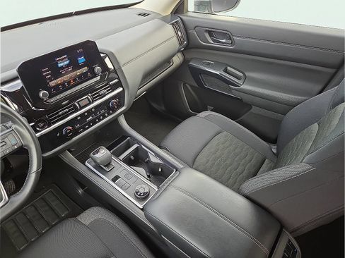 Used 2025 Nissan Pathfinder SV AWD/4WD image 13