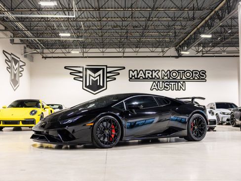 Used 2018 Lamborghini Huracan Performante image 1