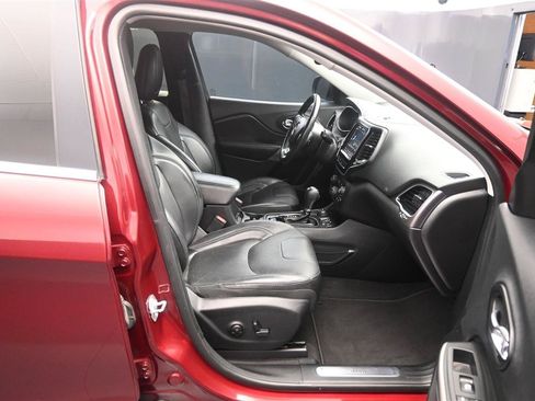 Used 2019 Jeep Cherokee Limited AWD/4WD image 9