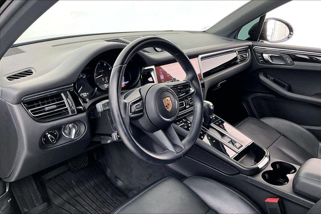 Used 2024 Porsche Macan w/ Premium Plus Package AWD/4WD image 16