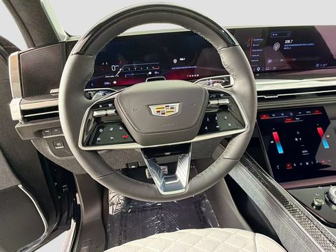 Used 2025 Cadillac Escalade V AWD/4WD image 11