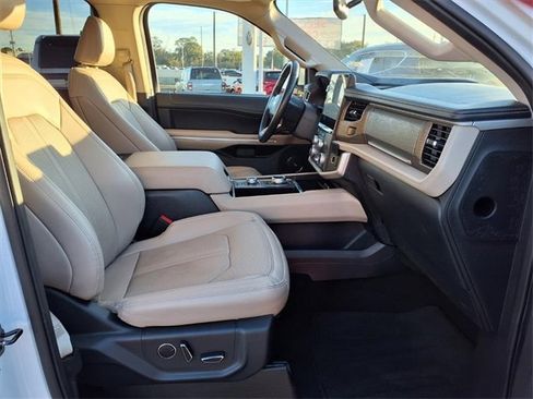 Used 2024 Ford Expedition Max Limited image 19
