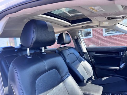 Used 2024 Honda Civic Touring image 8