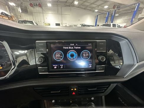Used 2019 Volkswagen Jetta SE FWD image 24