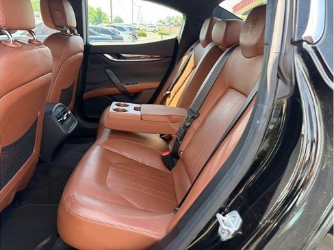 Used 2018 Maserati Ghibli RWD image 11
