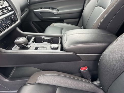 Used 2025 Nissan Pathfinder SL image 20