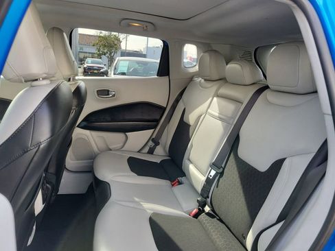 Used 2018 Jeep Compass Latitude image 13