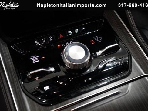 Used 2023 Jeep Wagoneer Series III w/ Preferred Equipment Group image 28