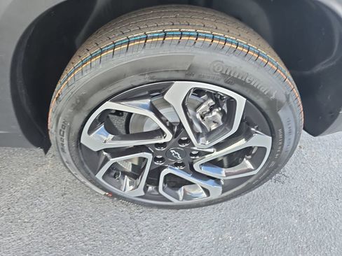 New 2026 Chevrolet Trax RS w/ Sunroof Package image 35