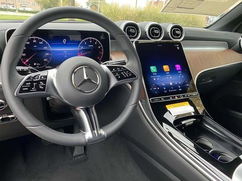 Certified 2025 Mercedes-Benz GLC 300 4MATIC image 37