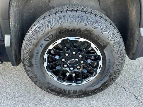 Certified 2026 Chevrolet Silverado EV Trail Boss image 10