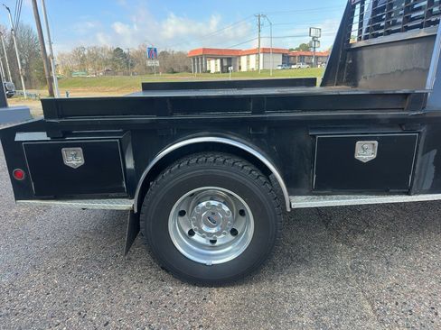 Used 2022 Ford F450 Lariat w/ Lariat Value Package image 5