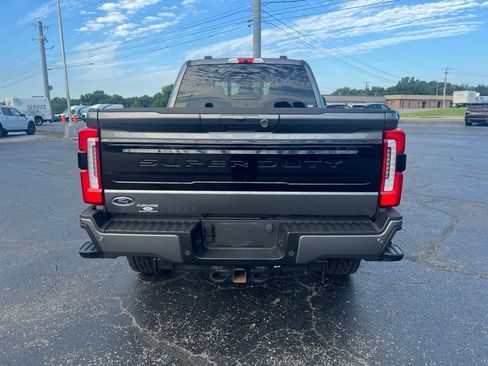 Used 2025 Ford F250 Platinum AWD/4WD image 4