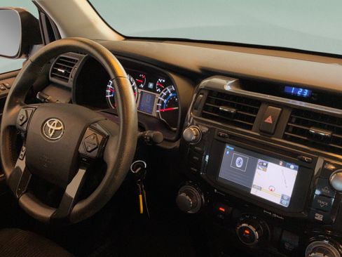 Used 2019 Toyota 4Runner TRD Off-Road AWD/4WD image 35