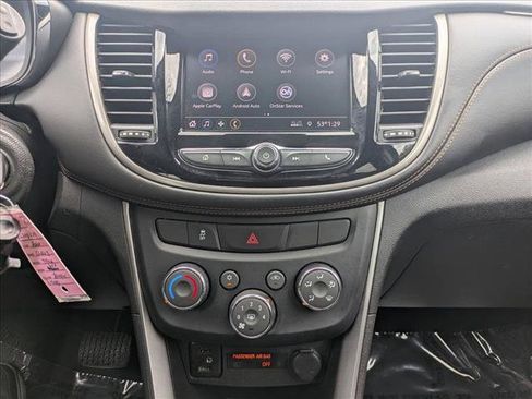 Used 2020 Chevrolet Trax LT image 14