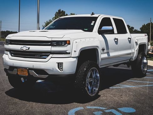 Used 2017 Chevrolet Silverado 1500 LTZ Z71 w/ LTZ Plus Package AWD/4WD image 9