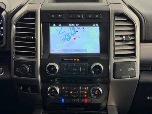 Used 2018 Ford F350 Platinum w/ Platinum Ultimate Package AWD/4WD image 34