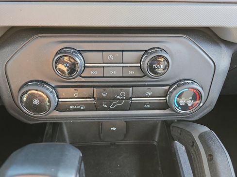 Used 2023 Ford Bronco Big Bend image 20