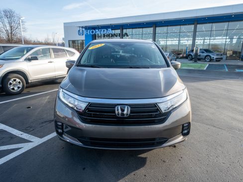 Used 2023 Honda Odyssey EX-L image 2