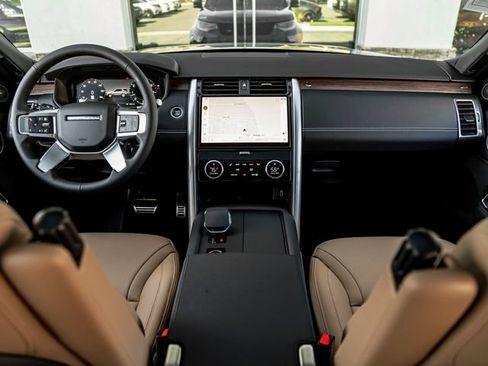 New 2026 Land Rover Discovery Dynamic SE AWD/4WD image 18
