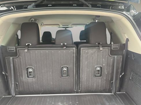 Used 2023 Nissan Pathfinder S w/ Cargo Package FWD image 21