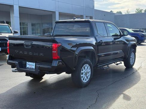 Certified 2025 Toyota Tacoma SR5 AWD/4WD image 3