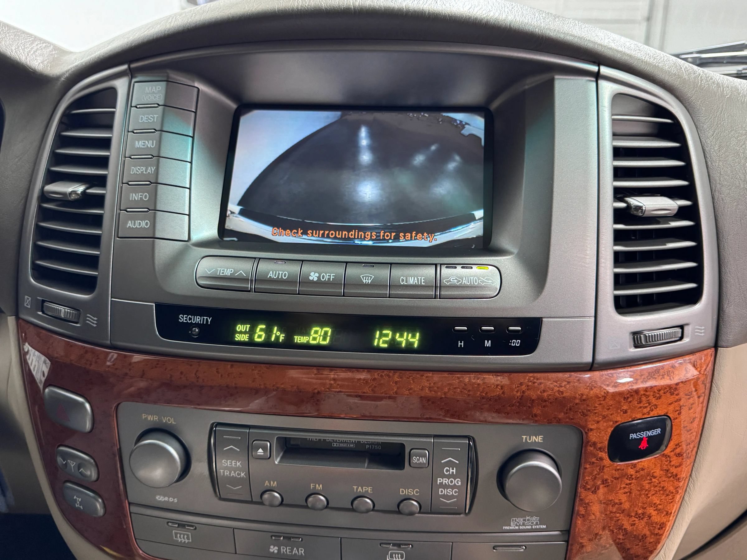 Used 2004 Lexus LX 470 4WD image 11