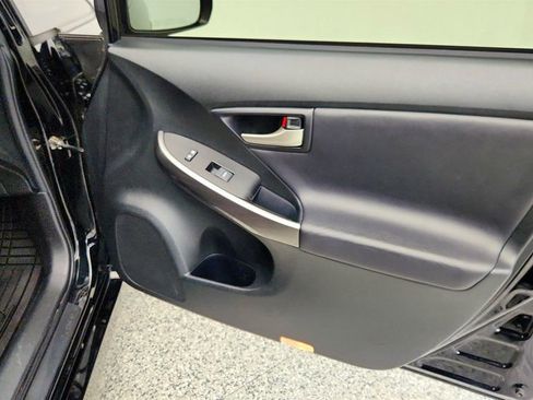 Used 2013 Toyota Prius Persona Series image 24